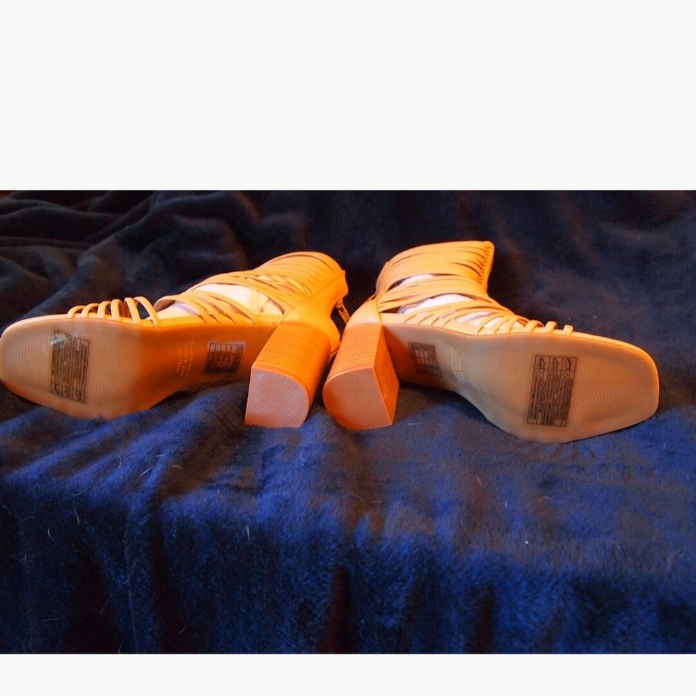 Women's sandals - Picture 2 of 4